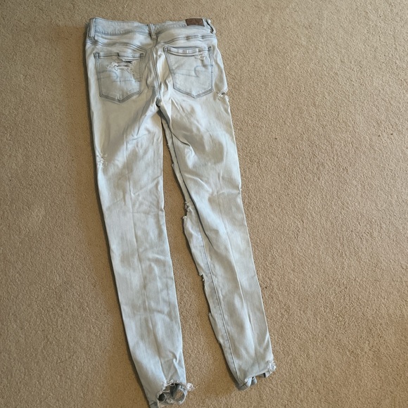 American Eagle ripped skinny jeans - Picture 3 of 4